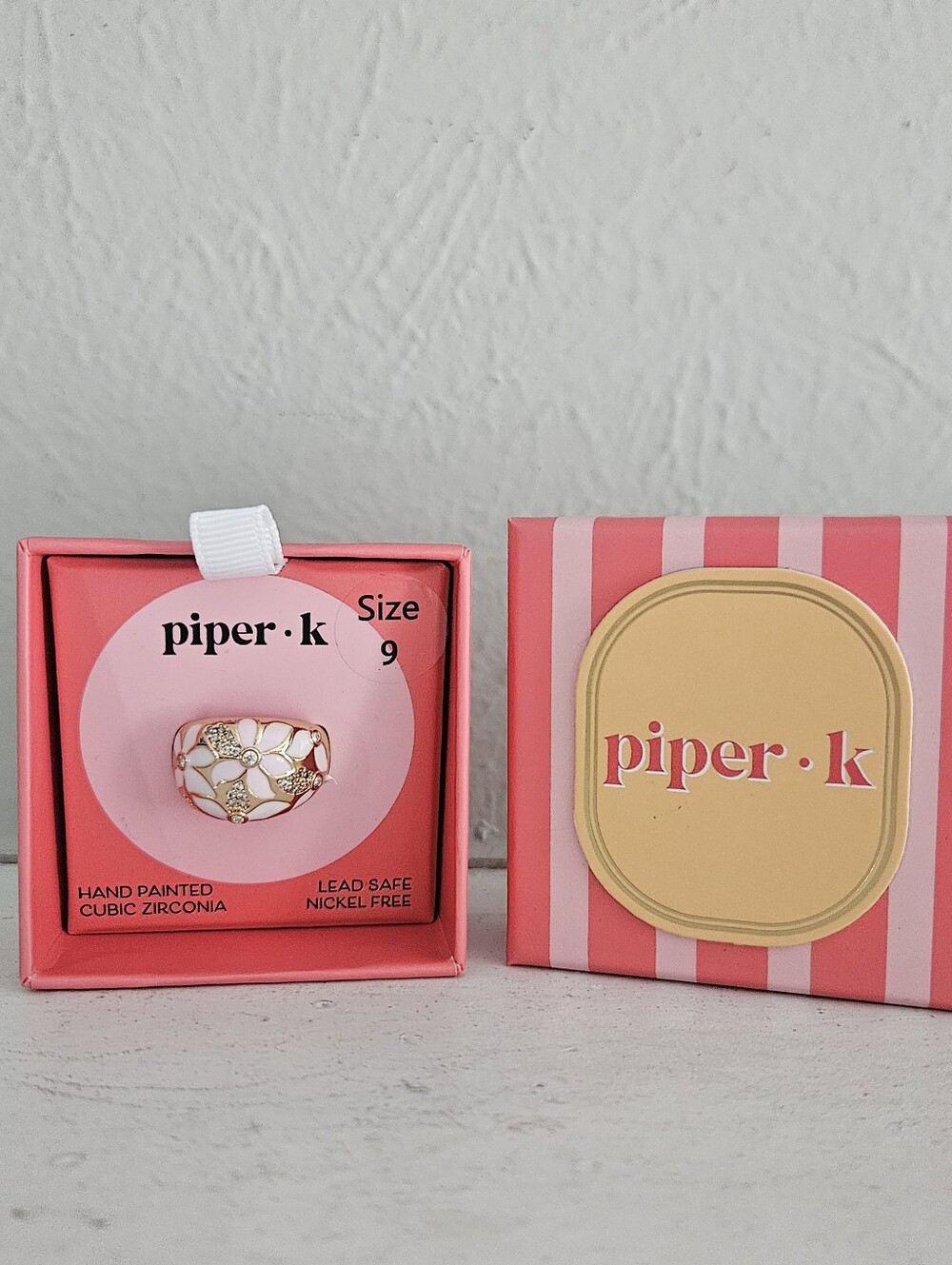 NWT Piper K Hand Painted Golden Enamel Dome Floral Ring- Size 9